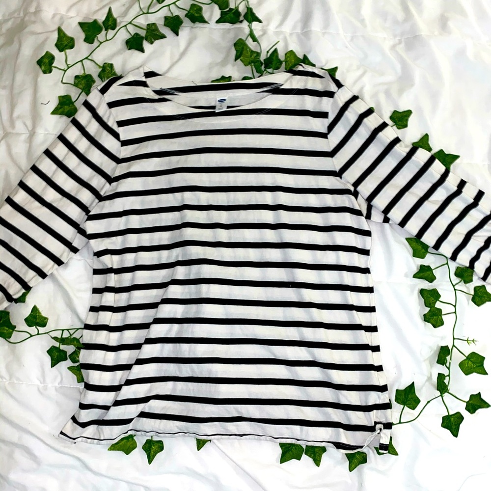 set of 2 women’s long sleeve shirts